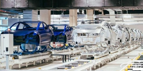 特斯拉德国工厂投产遇阻 问题频发下的行业警示与社交媒体效应